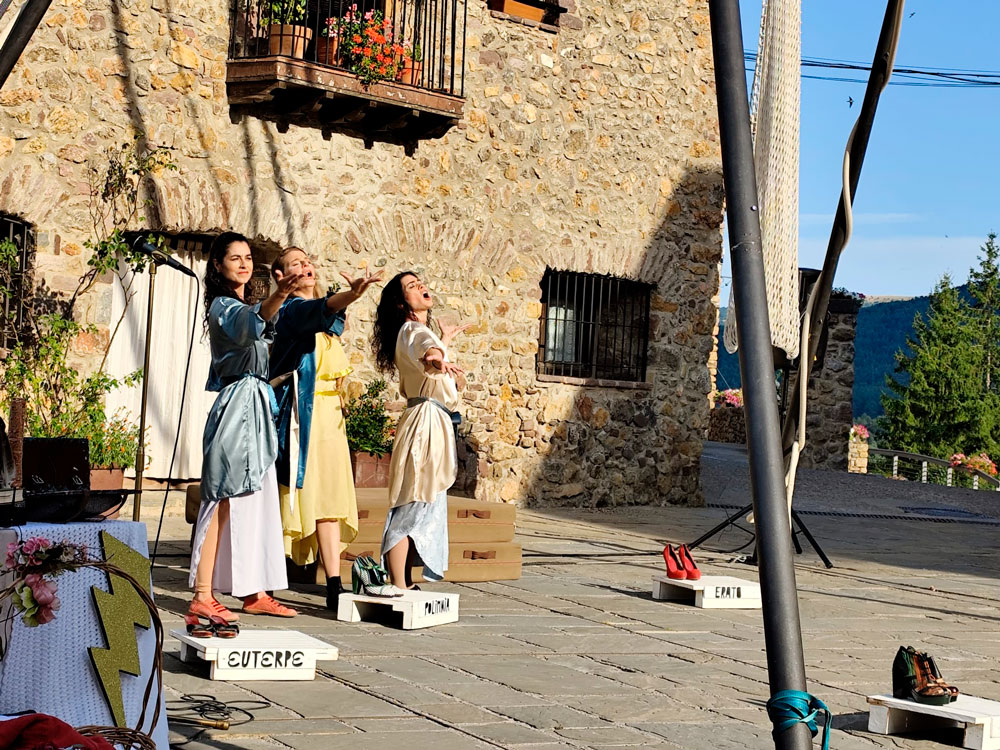 las-tres-musas-interpretando